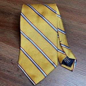 Brooks Brothers Tie USA Made 100% silk EUC